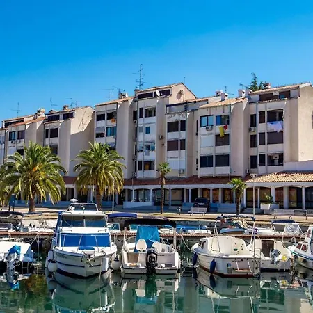 Rona Zrinka * Πόρετς