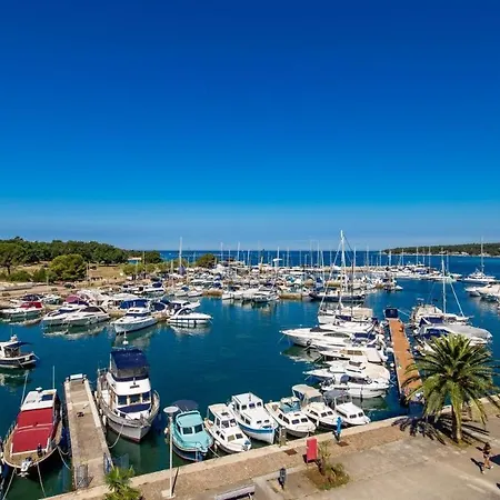 Διαμέρισμα Rona Zrinka *